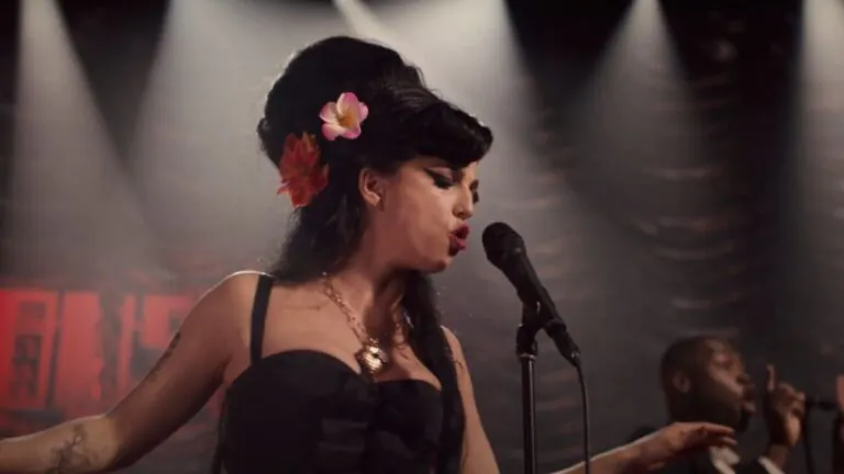 Onde assistir Back to Black, a cinebiografia de Amy Winehouse